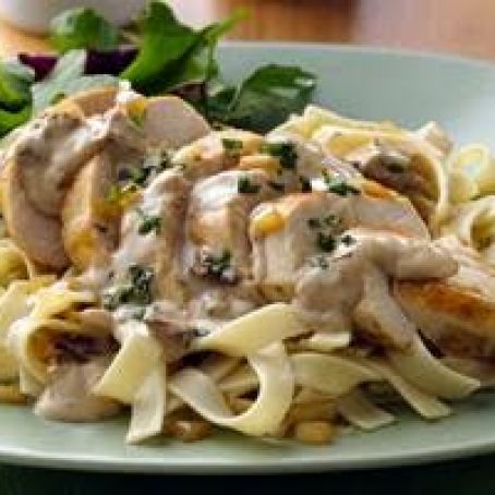 Chicken Alfredo with Sun-Dried Tomato Cream