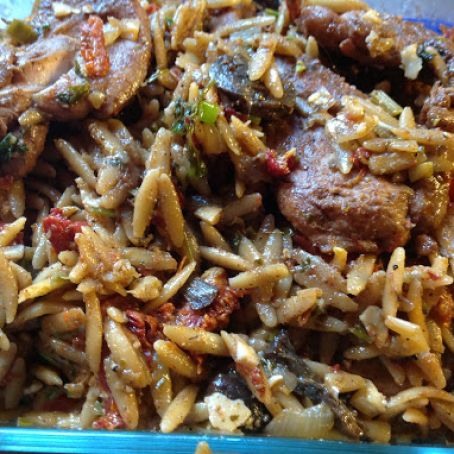 Orzo skillet with chicken and sundried tomatoes