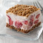 Frozen Strawberry Crunch Cake