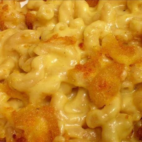 The Creamiest Slow Cooker Mac & Cheese!