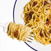 Spaghetti alla Gricia (Spaghetti with Guanciale and Cheese)