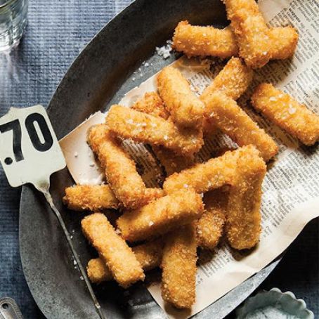 BREADED MACARONI AND CHEESE STICKS