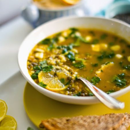 Lemon-Garlic Rice & Lentil Soup