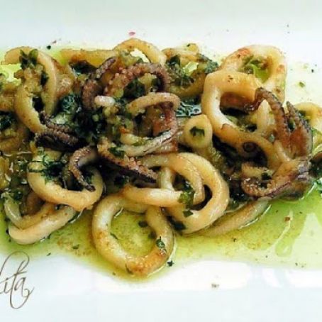 CALAMARES AL AJILLO