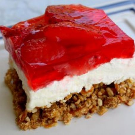 Jello pretzel salad