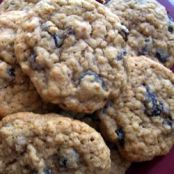 Oatmeal Cookies with Vanilla Soaked Raisins