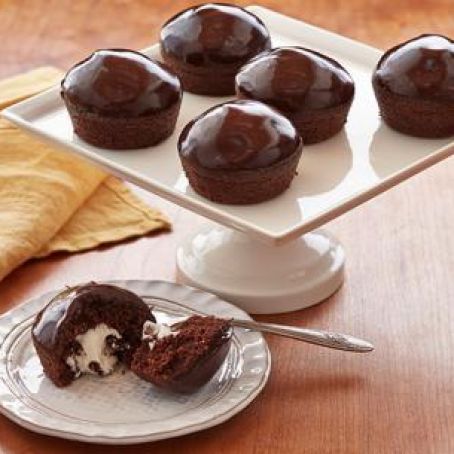 Heavenly Creme Filled Cupcakes