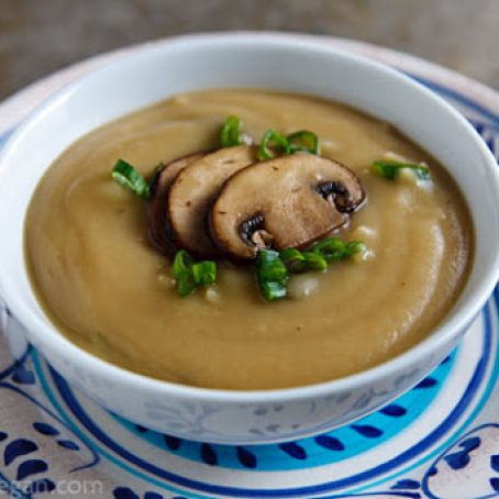 Roasted Parsnip and Garlic Soup