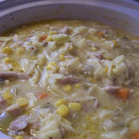 Chicken and Noodle Soup (Slow Cooker)