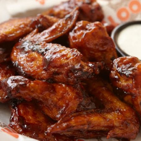 Hooter’s Irresistible Daytona Wings