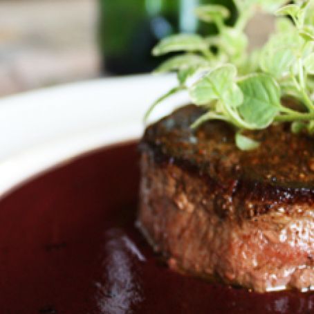 Filet Mignon with Creamy Red Wine Sauce