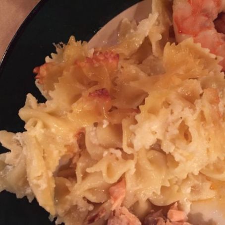 Butterfly Noodles with Cheese (Macarrones Con Jocoqui)