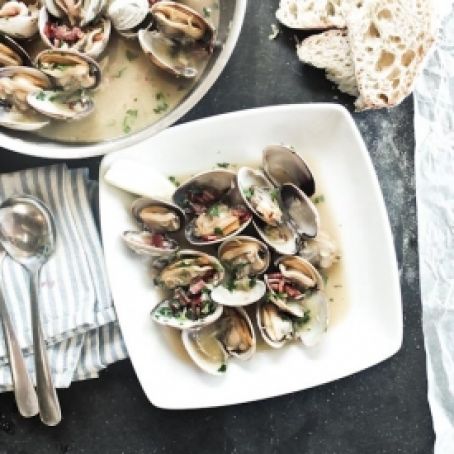 Steamed Clams w/ White Wine