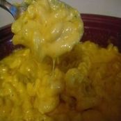 The Cheesiest Crockpot Mac & Cheese