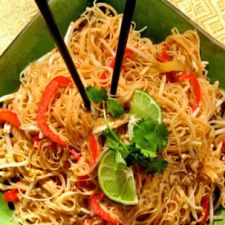 Thai Fried Rice Noodles with Chicken or Tofu (gluten-free)