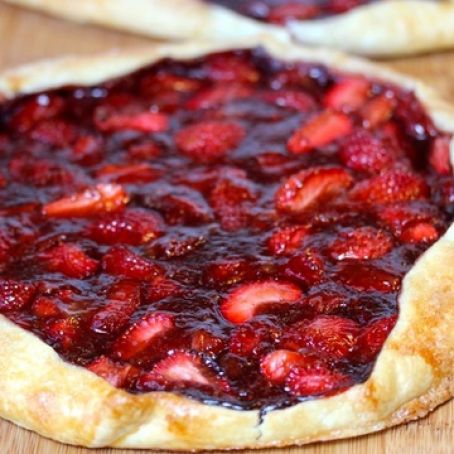 Strawberry Balsamic Slab Pie