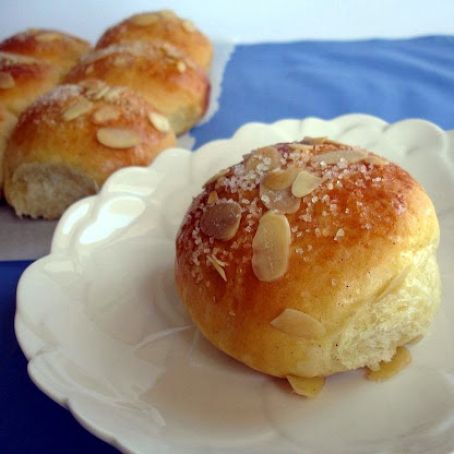 Cardamom coffee rolls