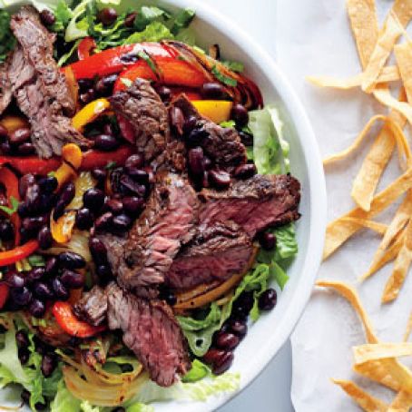 Steak Fajita Salad With Tortilla Croutons