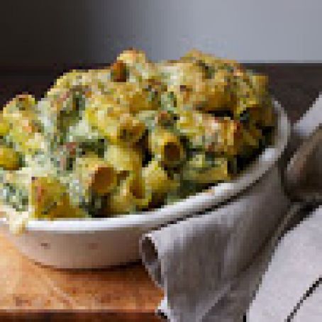 Baked Rigatoni with Spinach, Ricotta, and Fontina