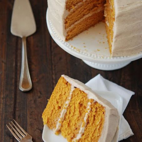 Pumpkin Cake with Cinnamon Cream Cheese Frosting