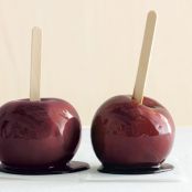 Red Wine Caramel Apples