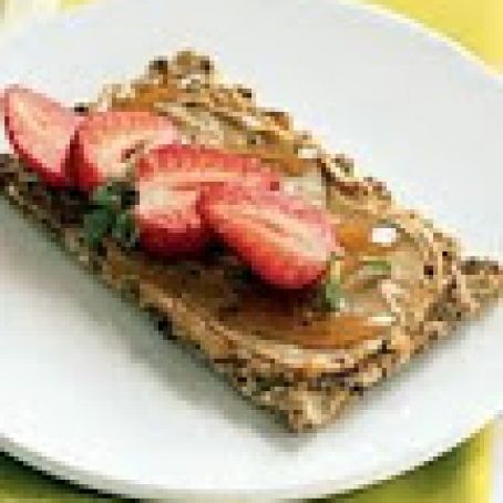 Cashew-Strawberry Crunch