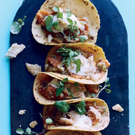 Salsa Verde Chicharrón Tacos