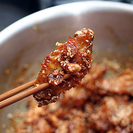 Korean Sweet and Spicy Chicken Wings