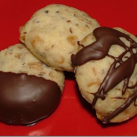 Toffee Pecan Shortbread Cookies