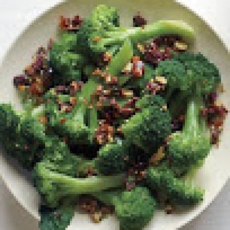 Broccoli with almonds and olives
