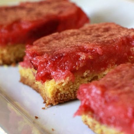 Strawberry Lemonade Ooey Gooey Bars