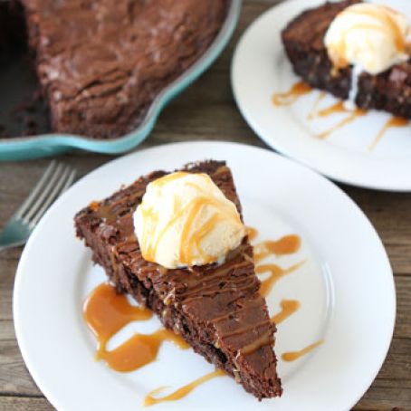 Salted Caramel Skillet Brownies