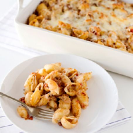 Baked Shells with Pesto, Mozzarella, and Meat Sauce