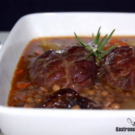 LENTEJAS CON CARRILLERA DE CERDO AL VINO