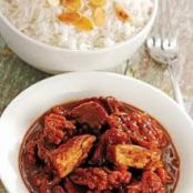 Chicken in pomegranate and walnut sauce