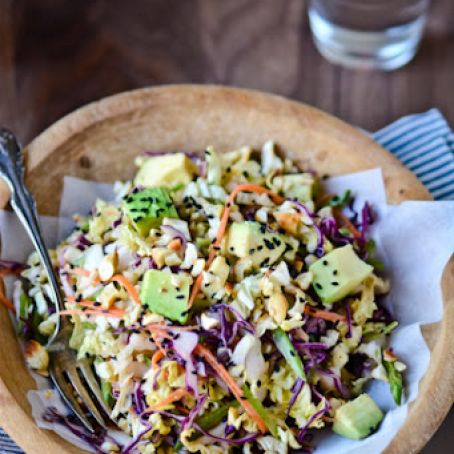 crunchy cabbage salad with spicy peanut dressing | Scaling Back