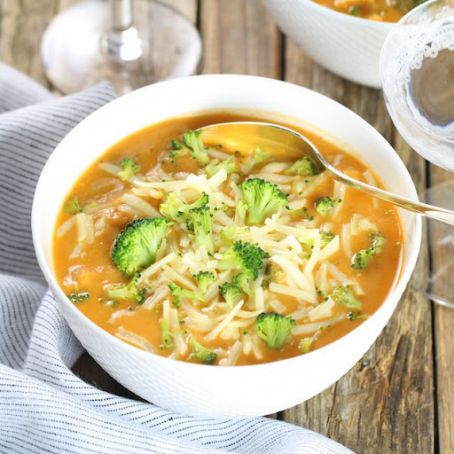 Smoky Cheesy Cauliflower and Broccoli Soup