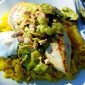 Pollo en Salsa de Cilantro y Cacahuates