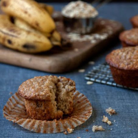 Banana-Oatmeal Muffins