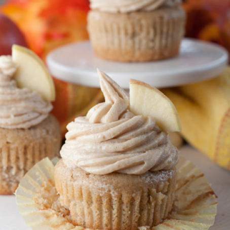 Apple Cider Cupcakes with Brown Sugar Cinnamon Buttercream Frosting