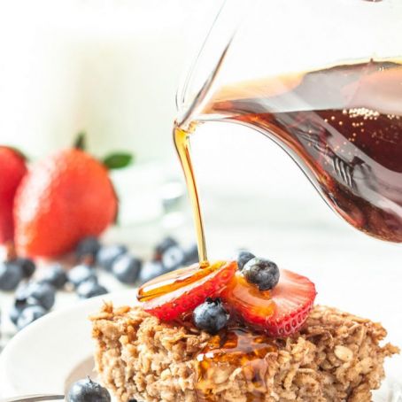 MAPLE CINNAMON BAKED OATMEAL (GLUTEN-FREE)