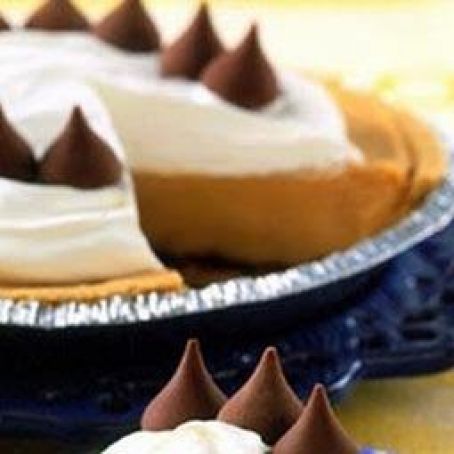 REESE'S Peanut Butter & HERSHEY'S KISSES Pie
