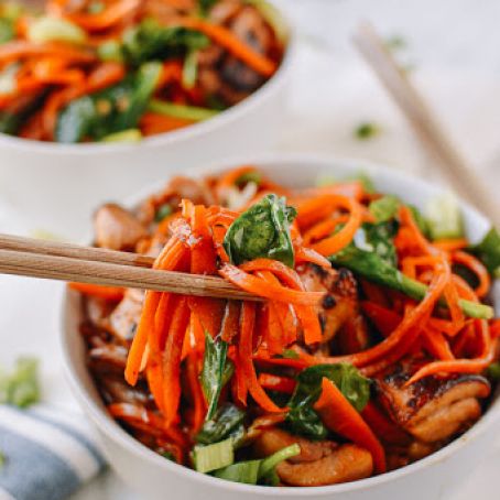 Stir Fried Chicken with Carrots and Spinach