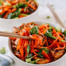 Stir Fried Chicken with Carrots and Spinach