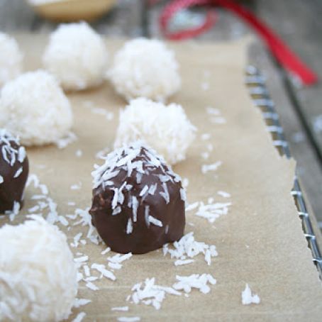 NO BAKE COCONUT SNOWBALLS
