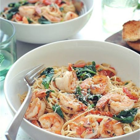 Shrimp Pasta with Tomatoes, Lemon and Spinach