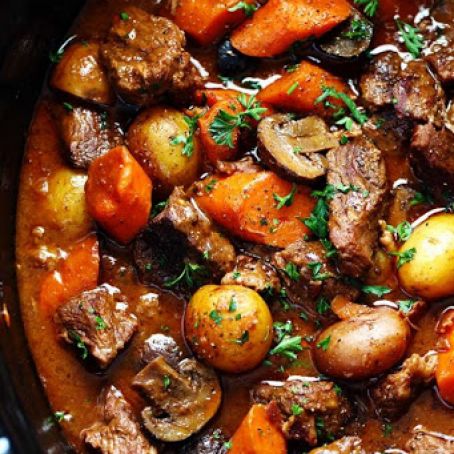 SLOW COOKER BEEF BOURGUIGNON