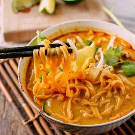 Chicken Curry Mee Malaysian Noodle Soup