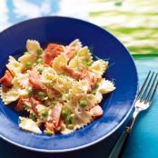 CREAMY FARFALLE w/SALMON & PEAS