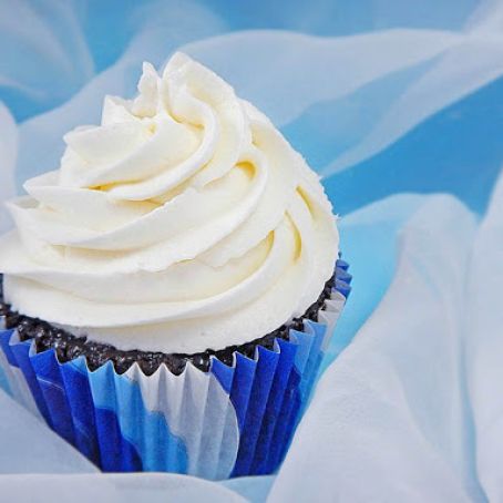 This is the Best Frosting You Will Ever Taste: Vanilla Cloud Frosting